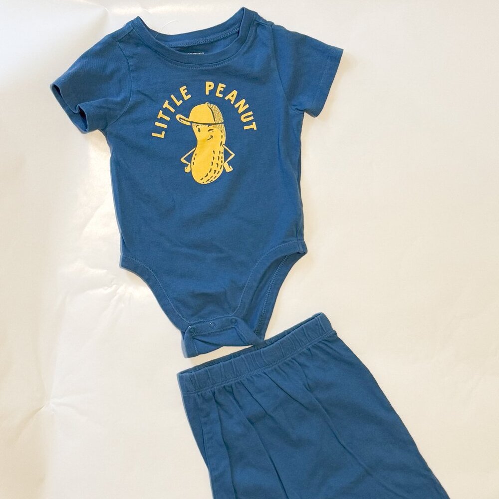 Old Navy boys 2-piece outfit set with little peanut graphic, size 12-18 months